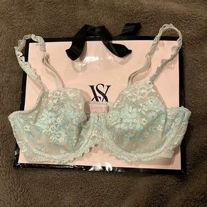 Victoria’s Secret Blue and White Unlined Bra